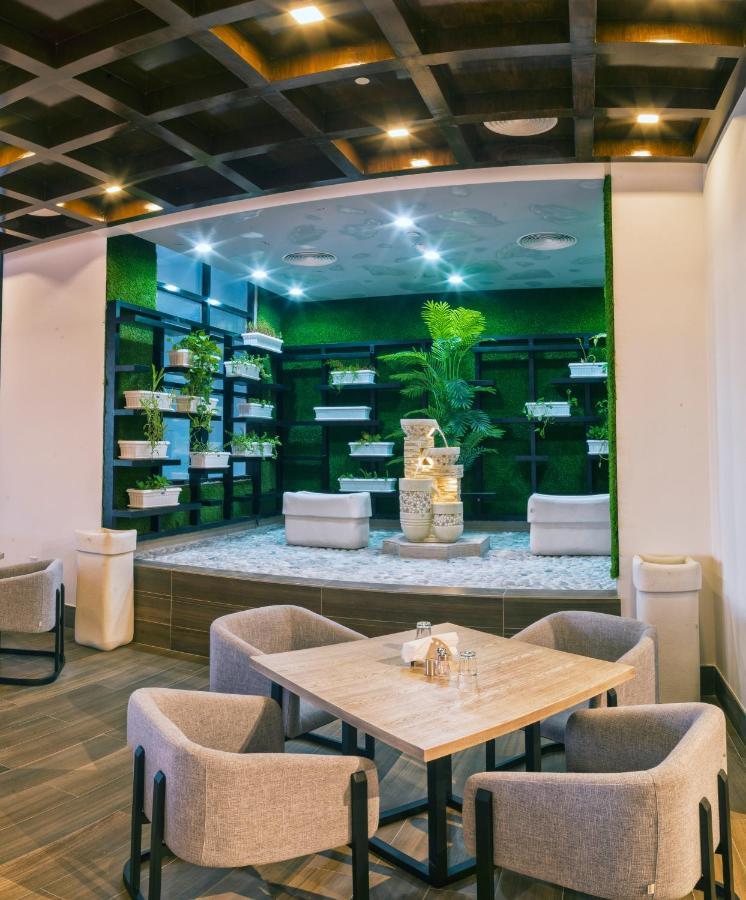 Boulevard Hotel Oman Seeb Exterior photo